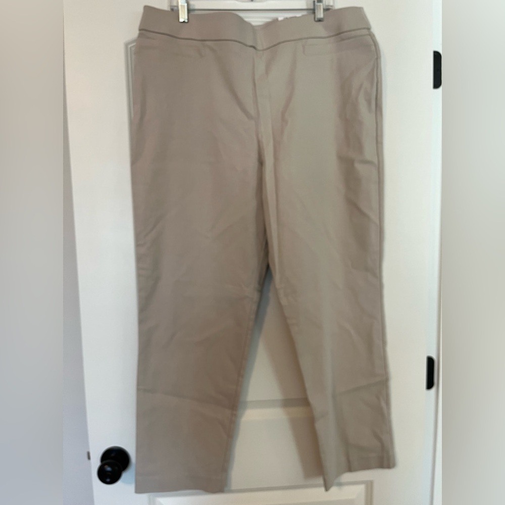 NWT Women’s JM Collection Tan Pants